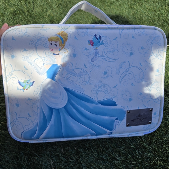 Impressions Vanity Cinderella Makeup Case - Picture 3 of 9